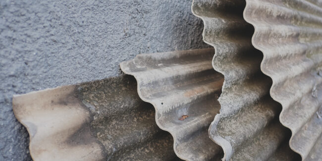 Amianto in Italia: una minaccia ancora presente dopo 33 anni